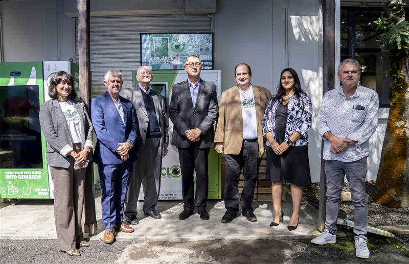 PhoenixEarth Initiative lance ses premières Reverse Vending Machines (RVMs) dans les locaux de PhoenixBev.